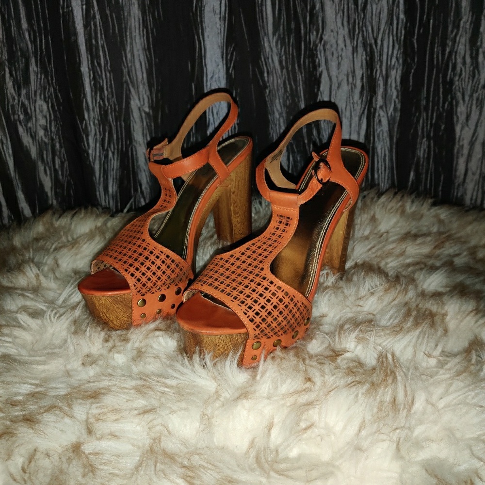 Women's shoes